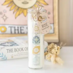 vela de tubo vintage con rosa del tarot