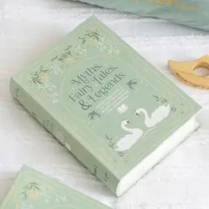 📗  Caja de almacenamiento con forma de libro verde