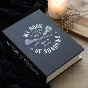 Caja de almacenamiento con forma de libro “Mi Libro de las Sombras”