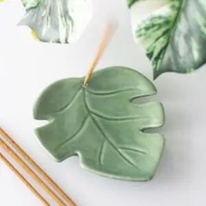 🌿 Porta varillas de incienso de hoja de palma