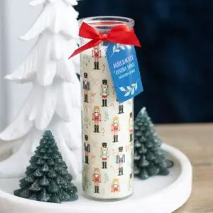 🎄 Vela de tubo festiva con estampado de cascanueces y especias