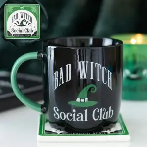 Juego de taza y posavasos Bad Witch Social Club